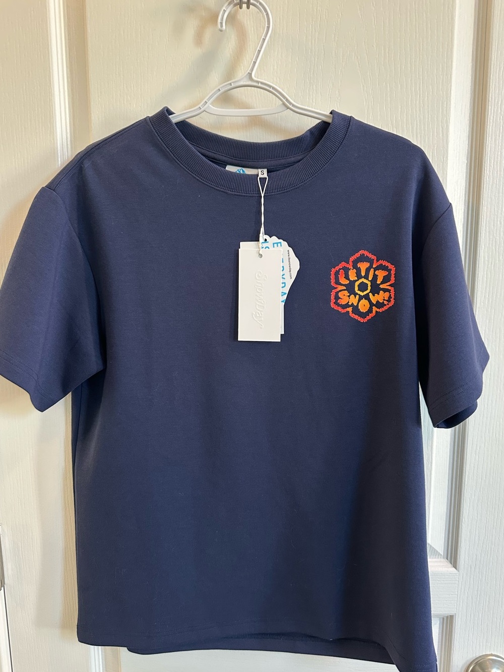 SnowDay Men’s Shirt Sleeve T-shirt Size Small. Dark Blue - NWT